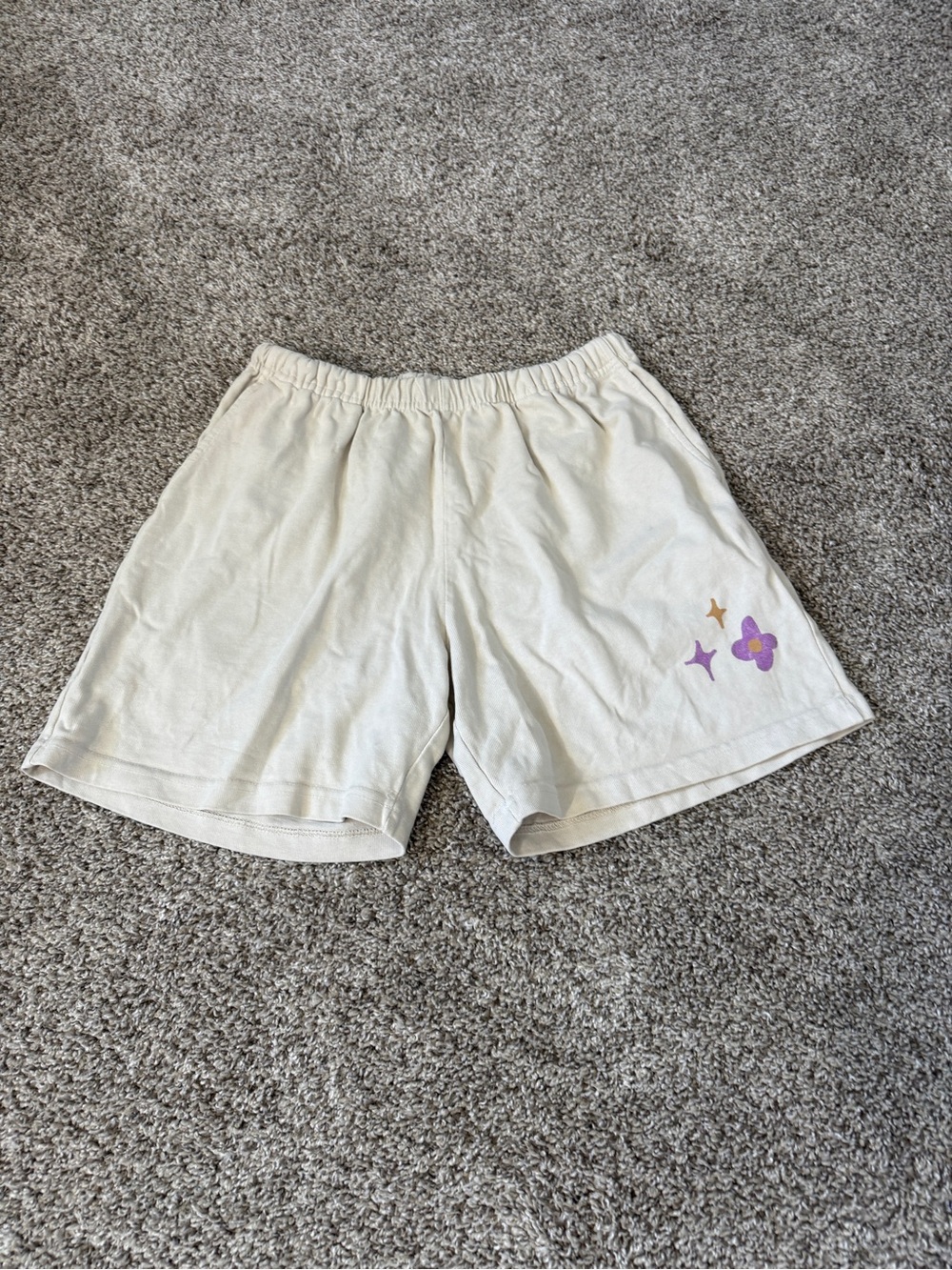 Mega Yacht Cream Shorts with Purple Flower